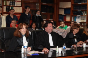 LE JURY 2 300